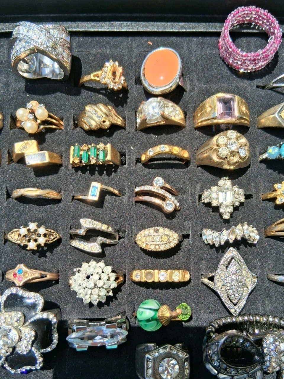 VTG Costume Ring Lot all repair 40s to 90s Era 45 rings 18kge, Vargas, Uncas Etc