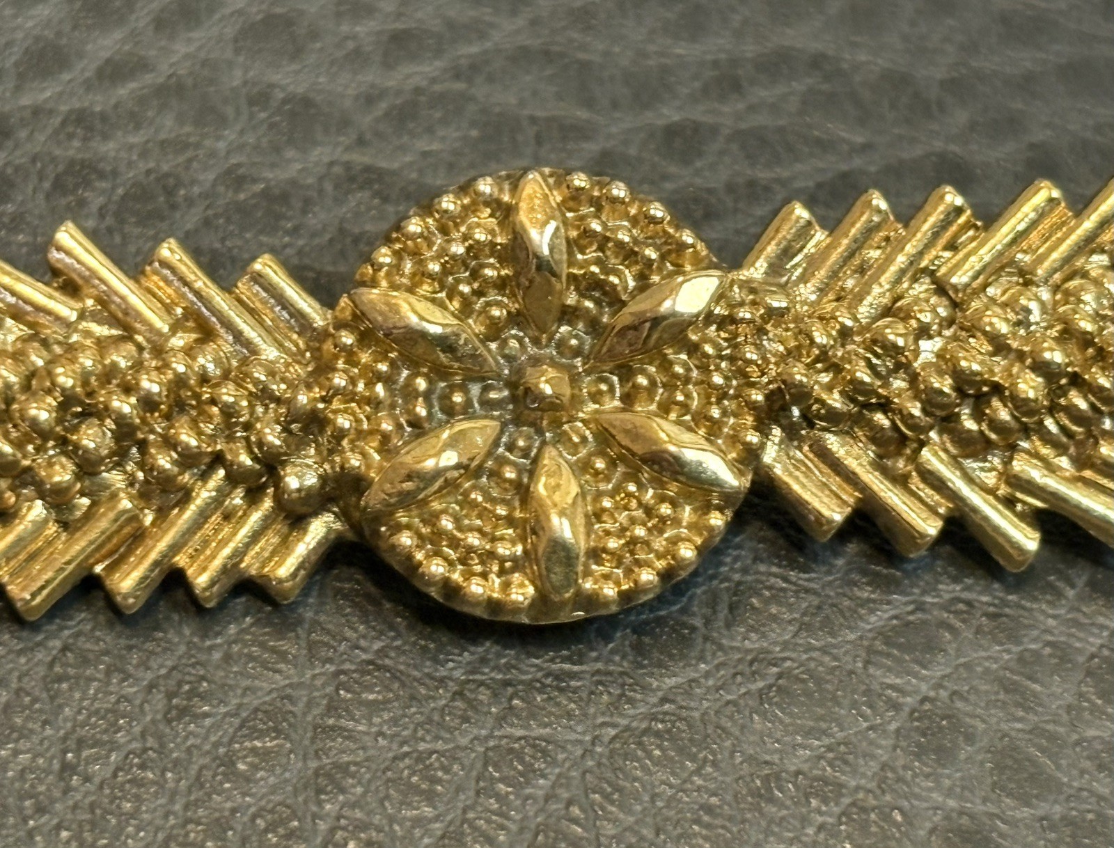 1928 Victorian Revival Ornate Bar Pin Brooch Vintage Gold Tone EXCELLENT