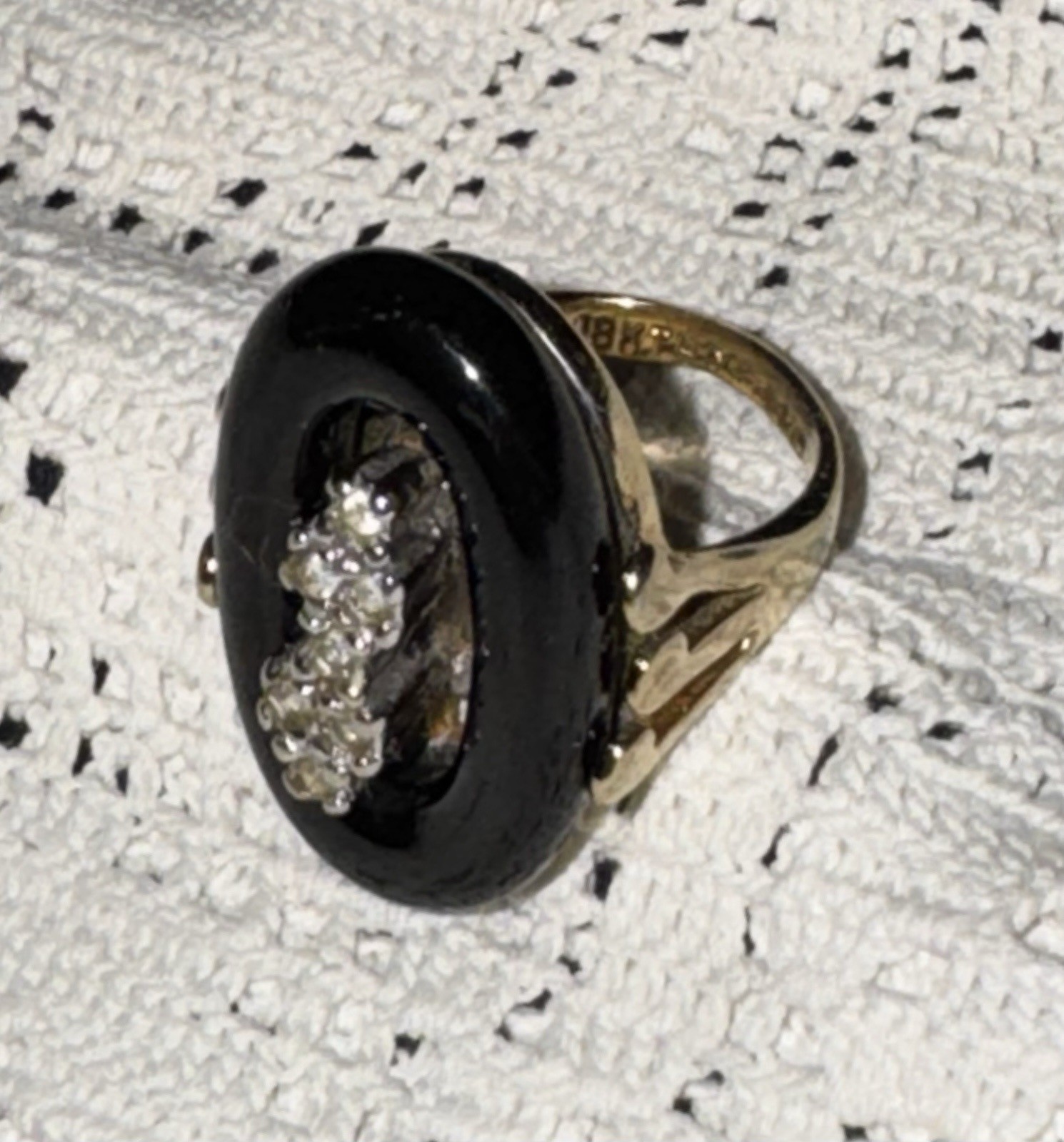 VINTAGE UNCAS 18 KT HGE GOLD PLATED ONYX & RHINESTONE OR ZIRCON RING