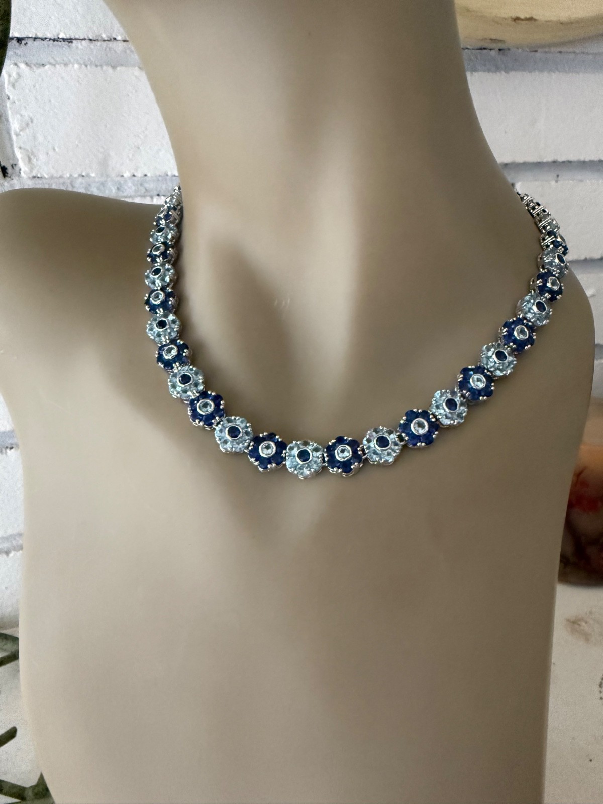 ESTATE SILVER PLATED SAPPHIRE LIGHT BLUE CRYSTAL CLUSTER FLOWER NECKLACE 16″