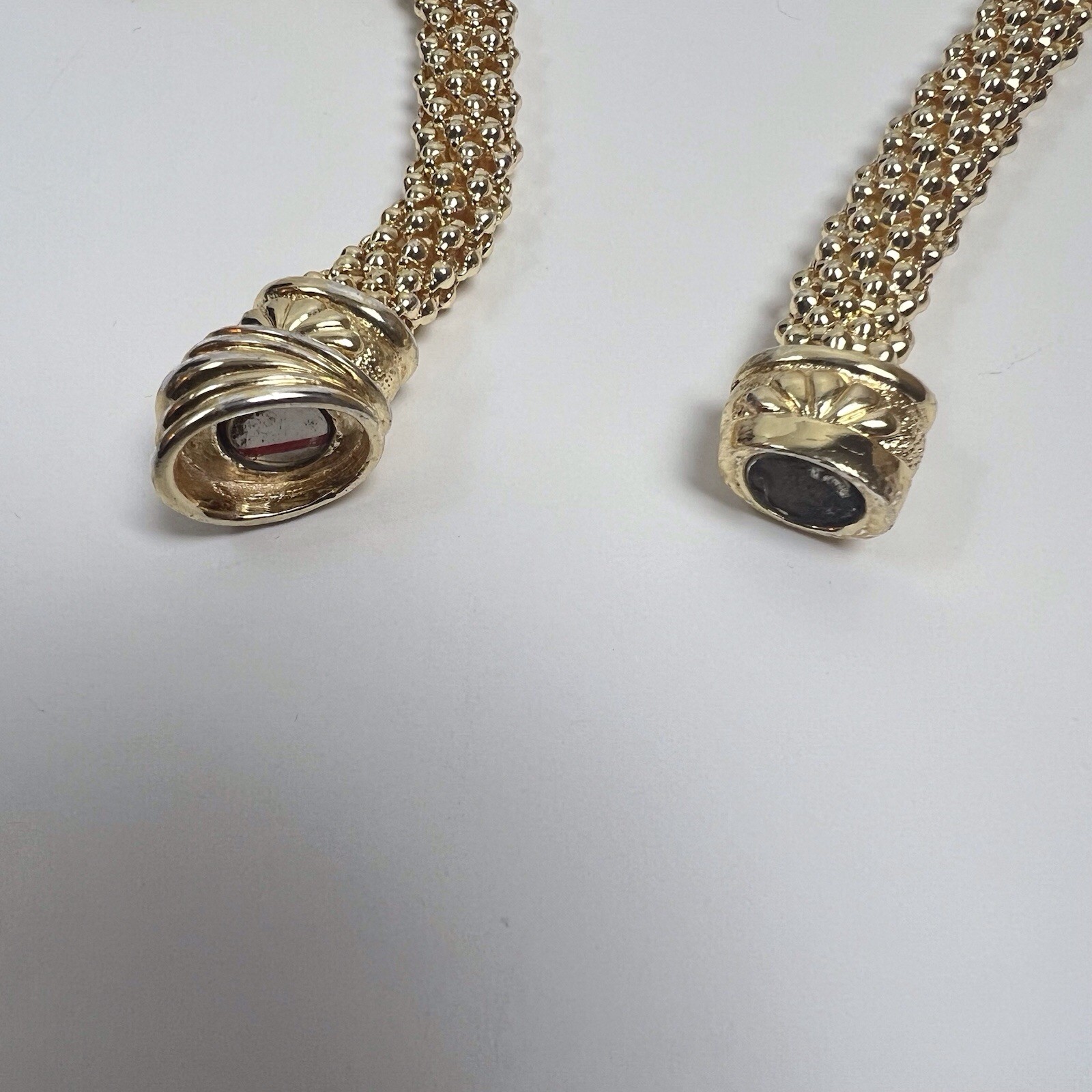 Vintage Gold Tone Mesh Chain Chunky Necklace 18” Magnetic Closure