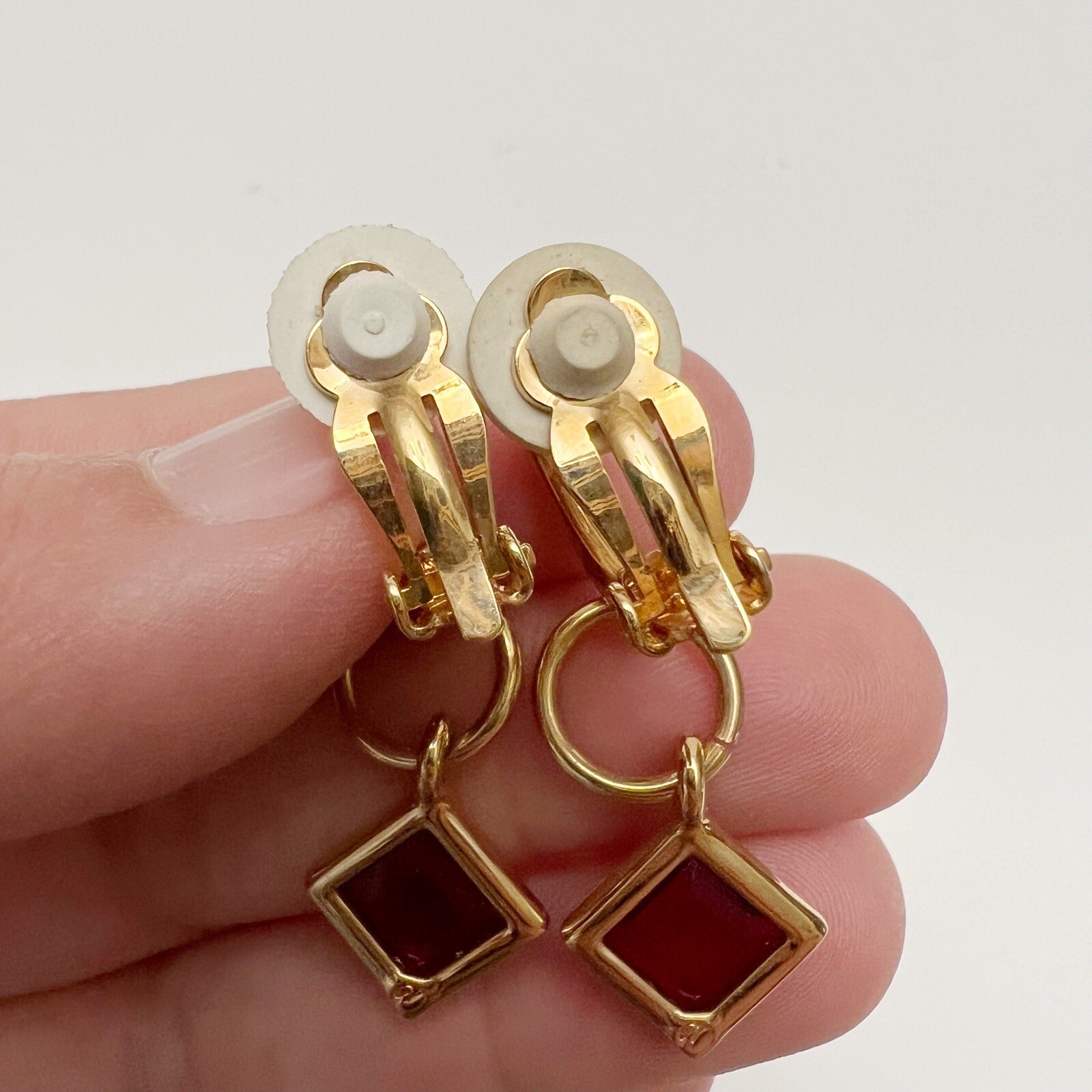 VTG Swarovski Swan Signed Red Square Bezel Set Crystal Dangle Clip On Earrings