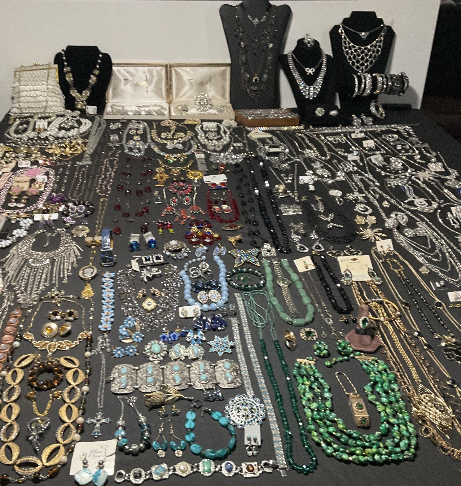 Vintage RhinestoneCrystalGlassJewelry Lot 335 Pcs 60+Signed Trifari Coro Weiss++