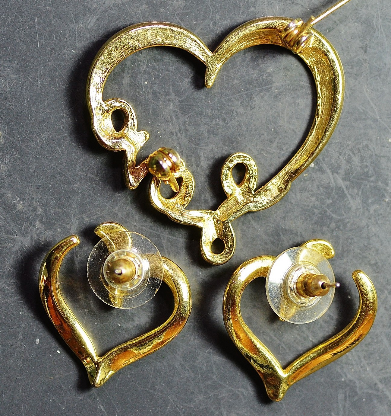 Vintage “LOVE” Hearts Brooch Pin & Earrings Set! OTHER DESIGNER PINS THIS WEEK.