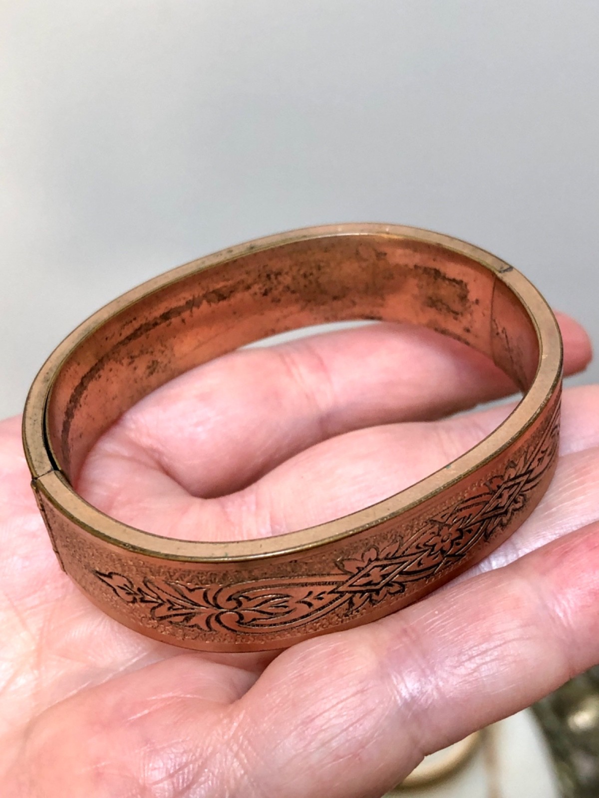 Antique 1880s VICTORIAN Rolled Gold Taille d’Epargne ENAMEL BANGLE Bracelet