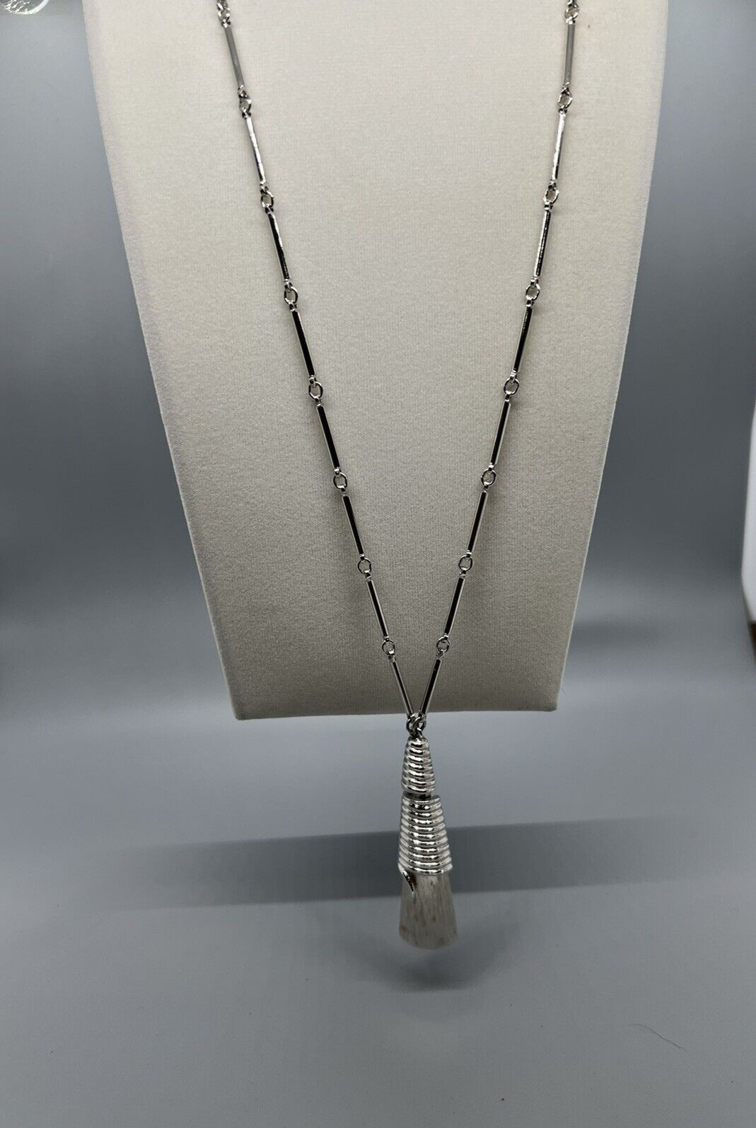 MONET MCM Abstract Triangular Pendant Silver Tone Necklace Vintage 26″