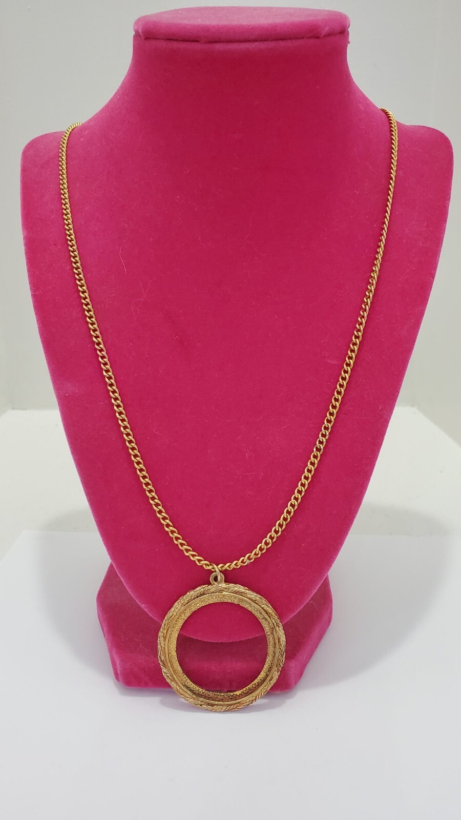 Long Golden Ring Pendant Necklace 1990s Retro Vintage Trendy