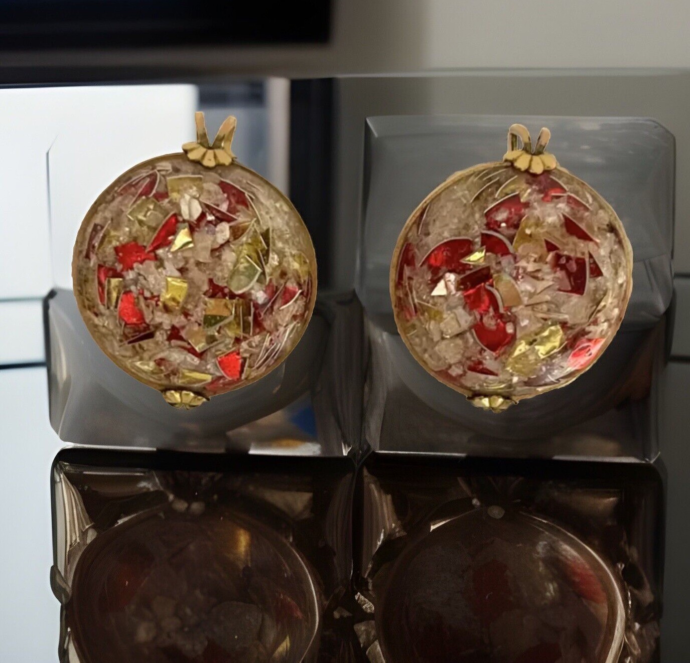 Vintage Mid Century Hillcraft Red, Gold & White Confetti Lucite Clip Earrings