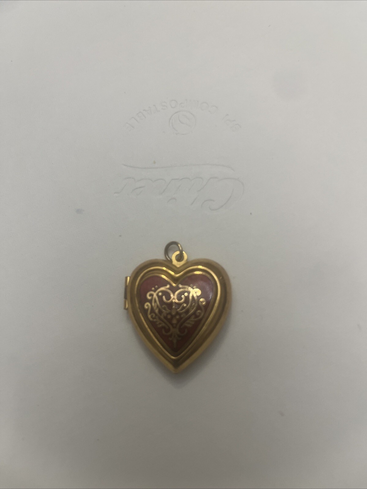 Vntg 1984 MMA Metropolitan Museum of Art Gold Tone Red Enamel Heart Photo Locket
