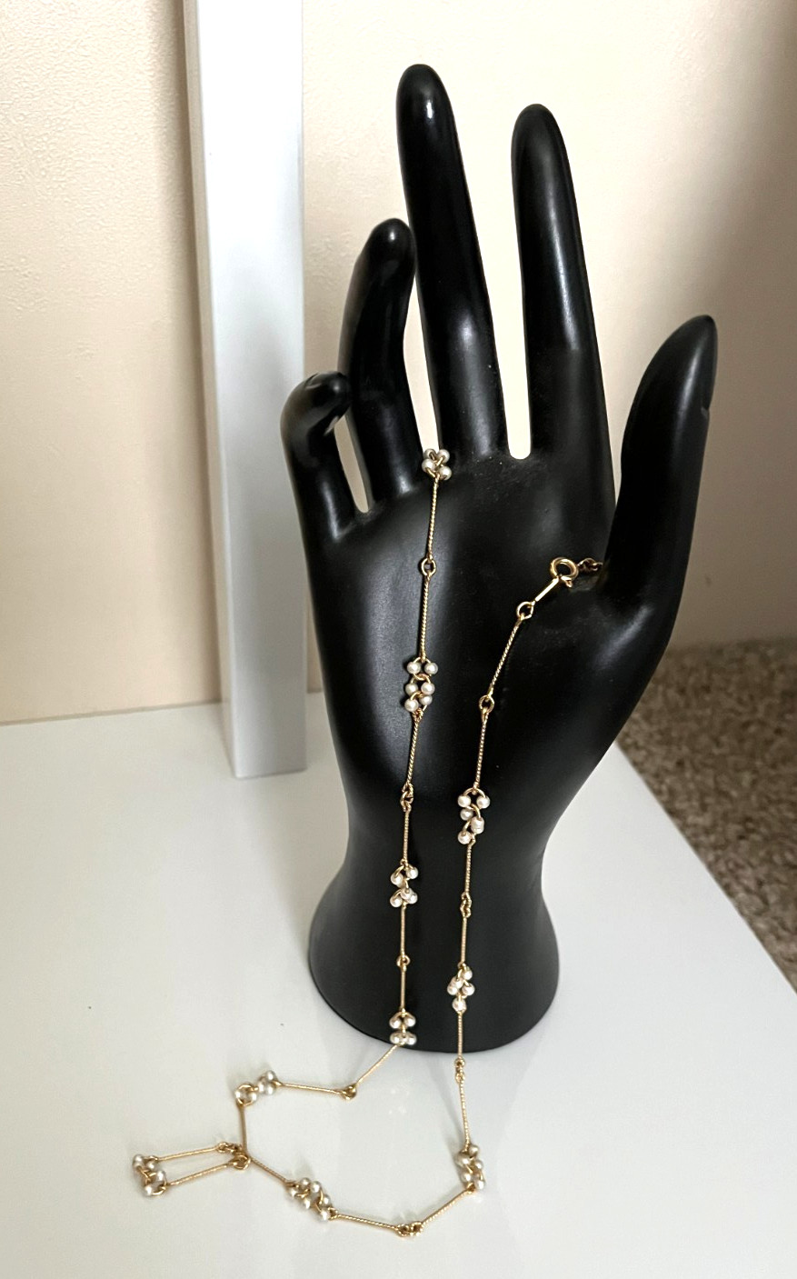 📿 VTG AVON FAUX PEARL CLUSTER NECKLACE • GOLDTONE TWISTED STATIONS • 24″