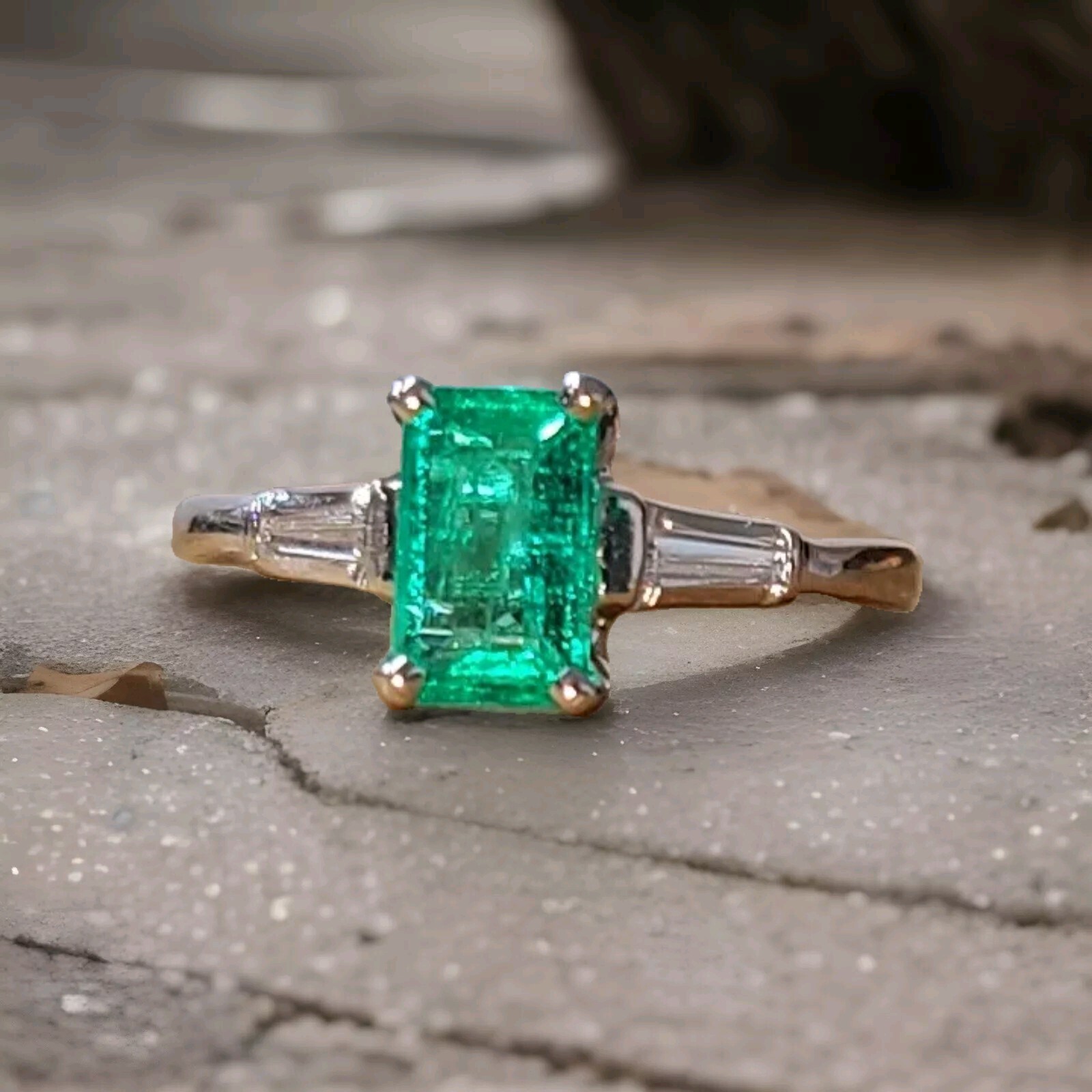 14K White Gold Engagement Ring 0.65CT.Natural Colombia Emerald Rectangular Shape