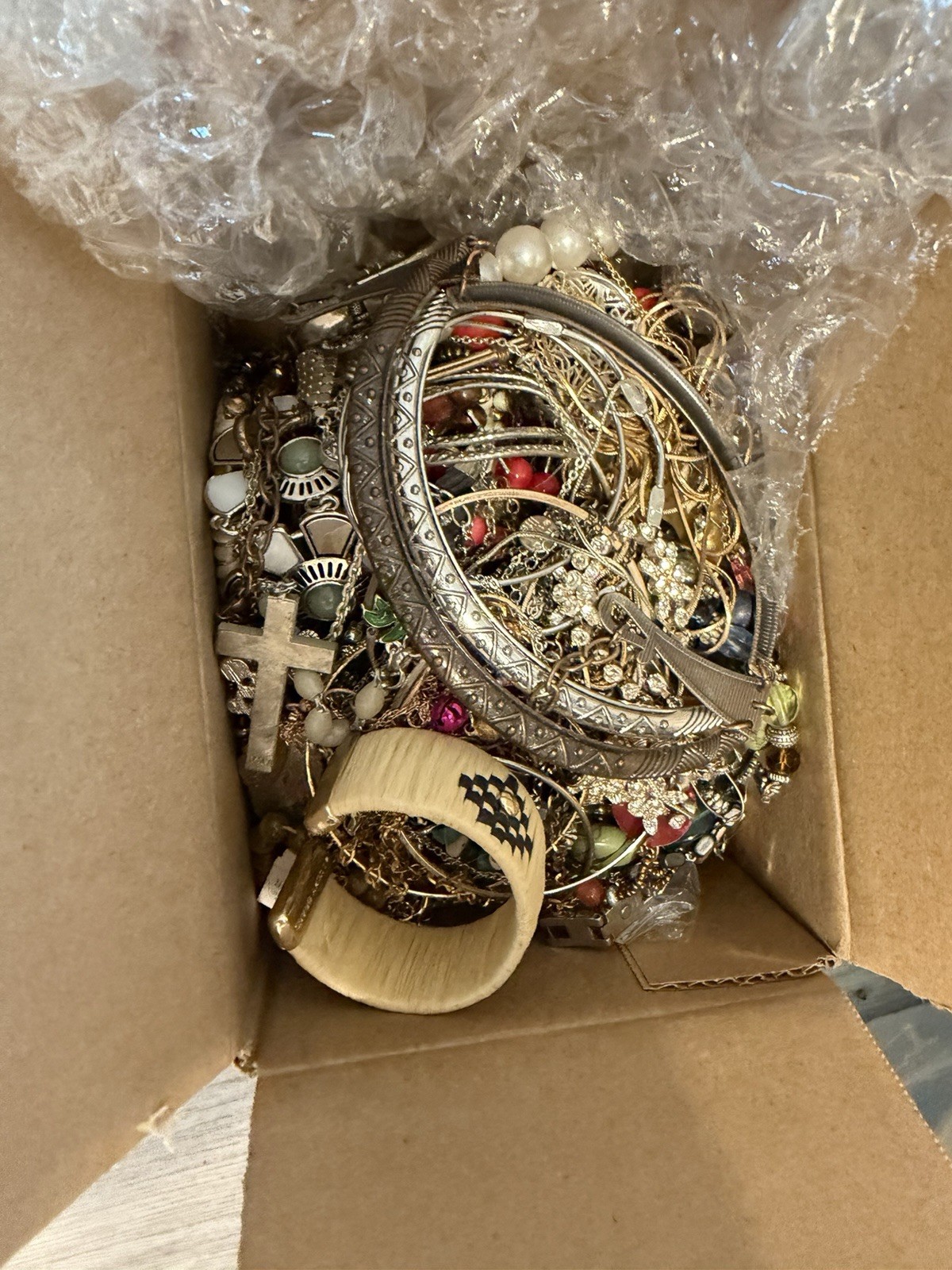 Mixed jewelry lot ideal for resale; includes some 925 pieces and one 14k earring