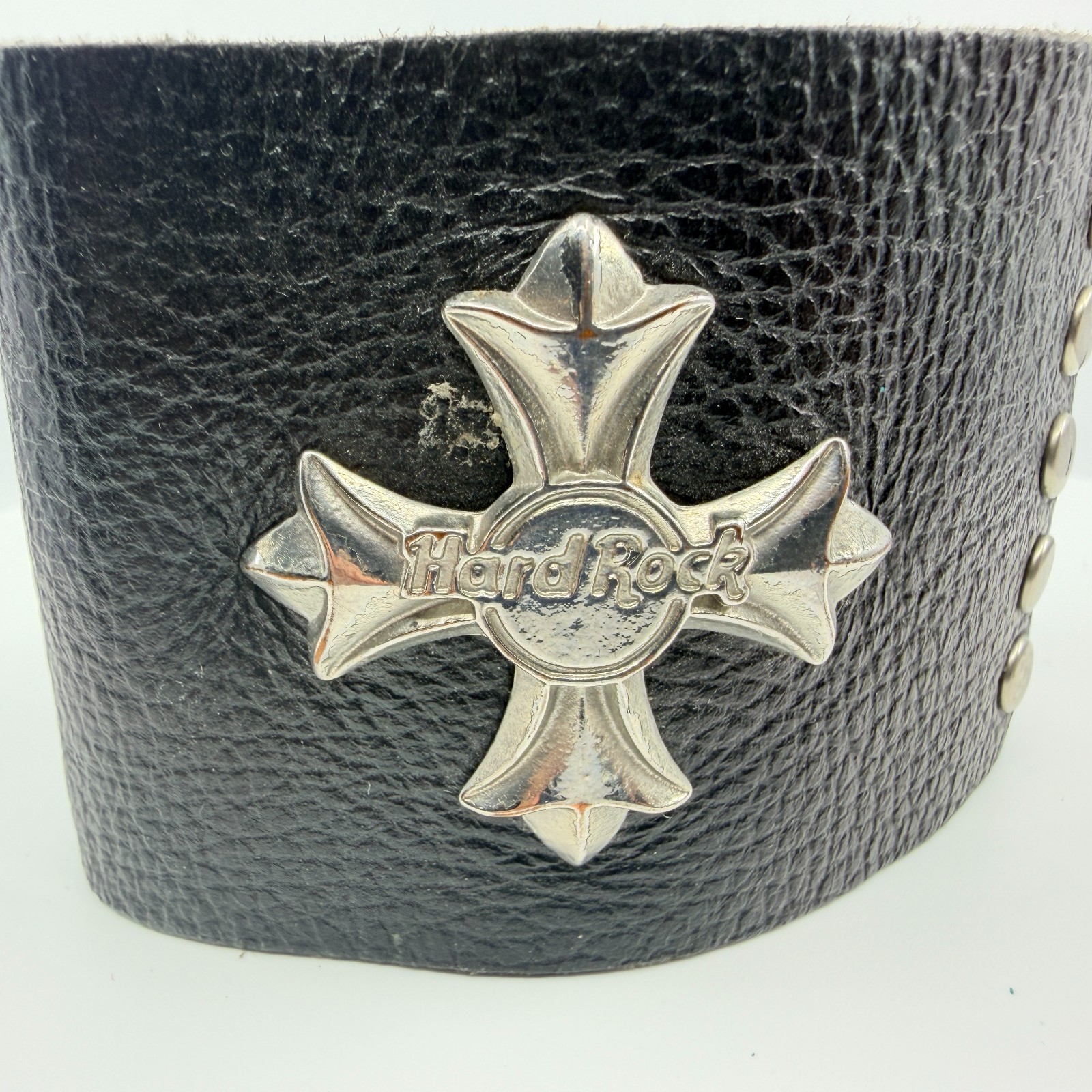 Bracelet Hard Rock Cafe Iron Cross Leather Cuff Black Silver Tone Biker Retro