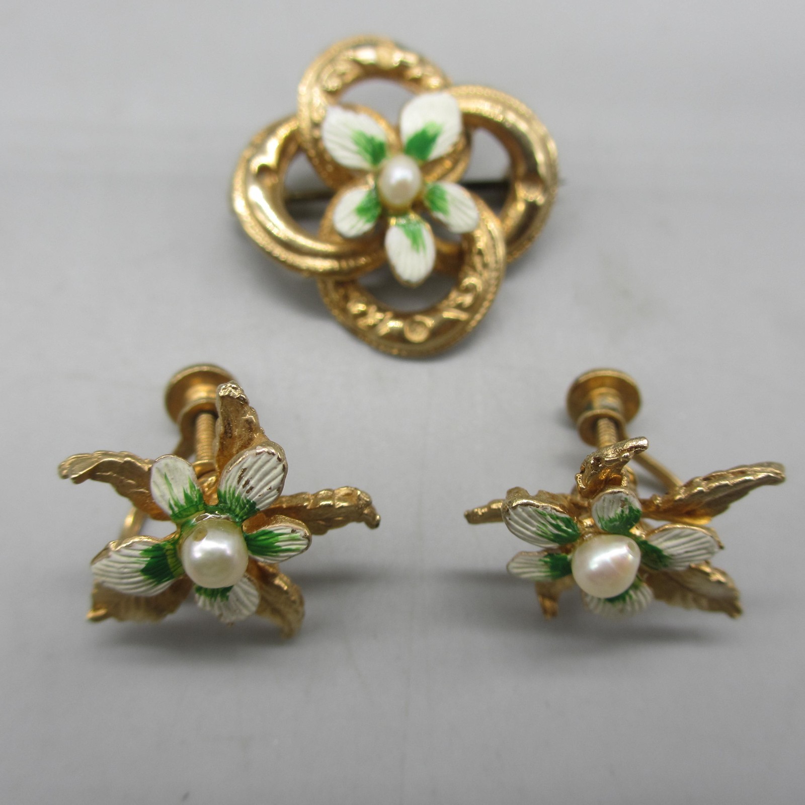 Vintage Enamel Flower Brooch Earrings Set White Green Dainty Gold Tone Screwback