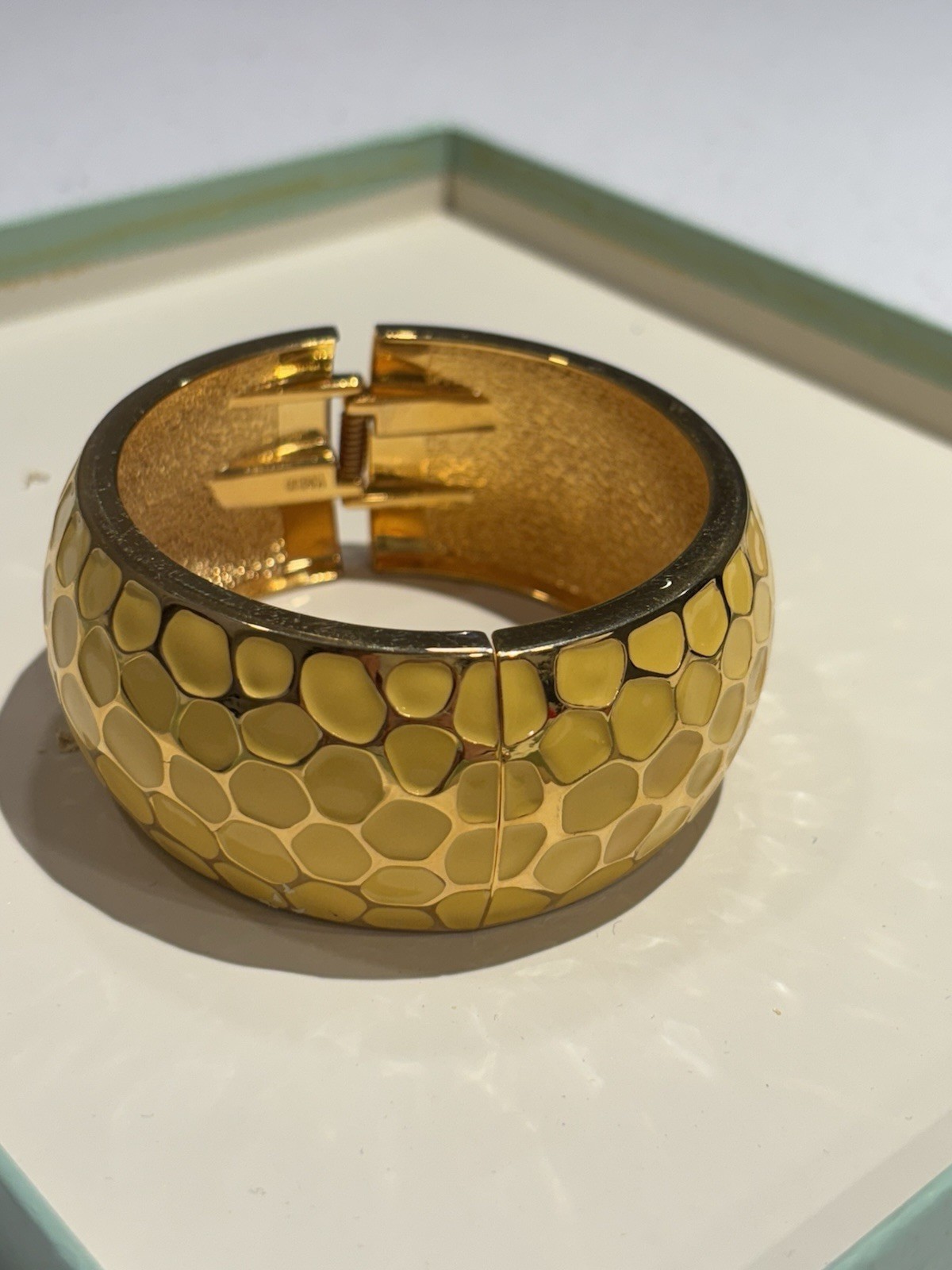 Joan Rivers Yellow Enamel Gold Tone Hinged Bangle Bracelet Honeycomb EXCELLENT