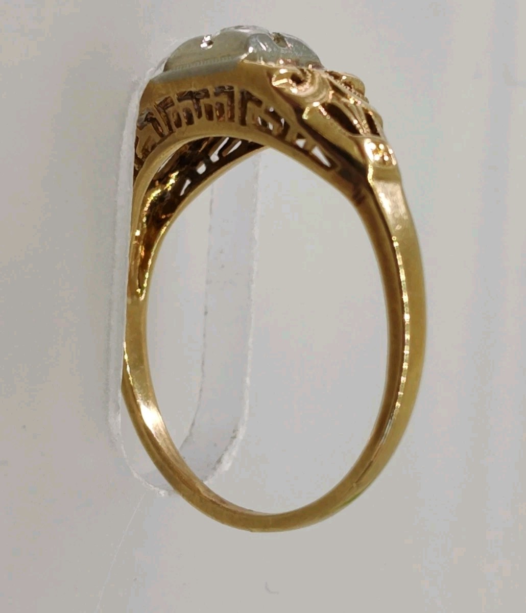 Vintage or Antique 14K Gold & Diamond Estate Art Deco Design Ring Size 7.5