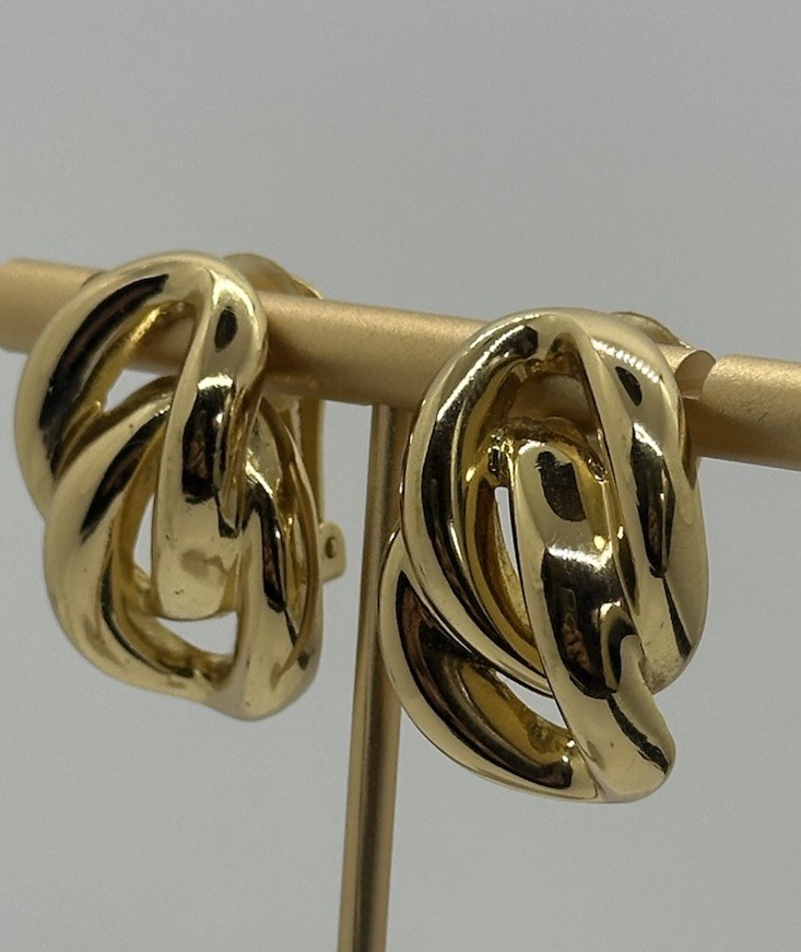 Vintage Christian Dior Gold Tone Link Clip On Earrings