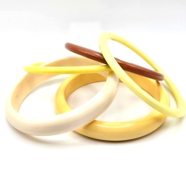 Stackable Set of 5 Vintage Retro Plastic Bangle Bracelets Yellow Cream Orange 8″
