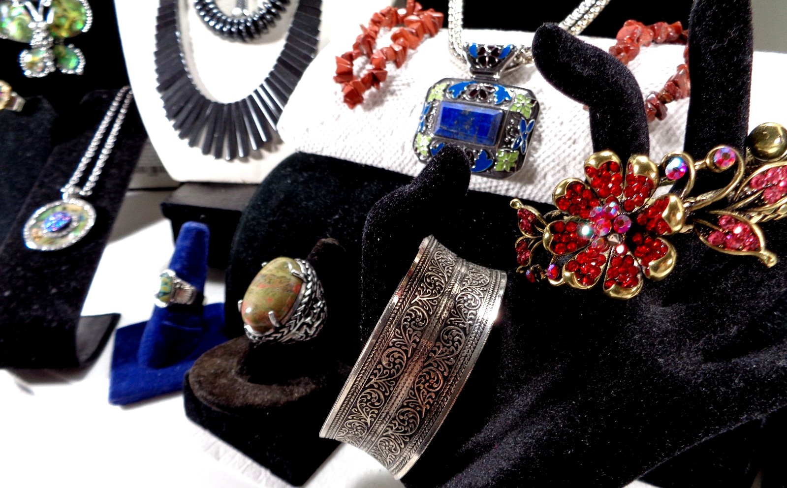 Chunky Mix Blue Red Rhinestone Figural Stone Necklace Bracelet 22 Pc Jewelry Lot