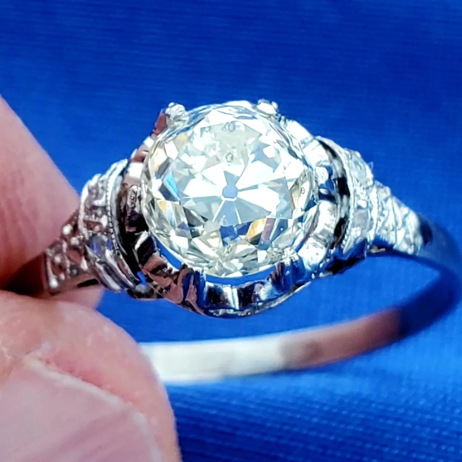 Original EARTH MINED DIAMOND Cushion cut Deco Engagement Ring PLATINUM Solitare