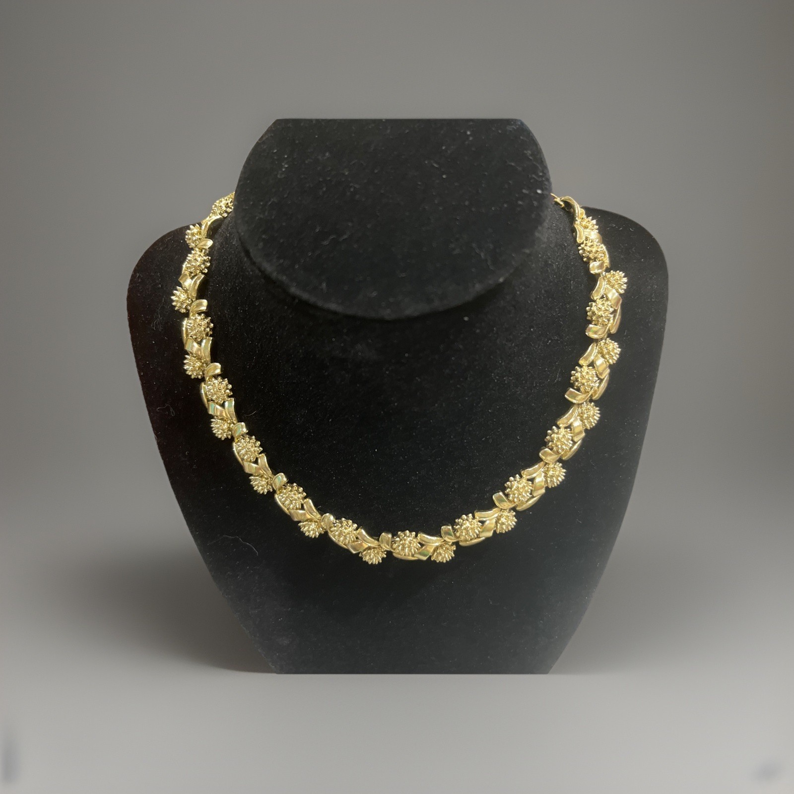 Vtg Signed CORO Gold tone Textured Choker Necklace Gorgeous Designer JEWLERY