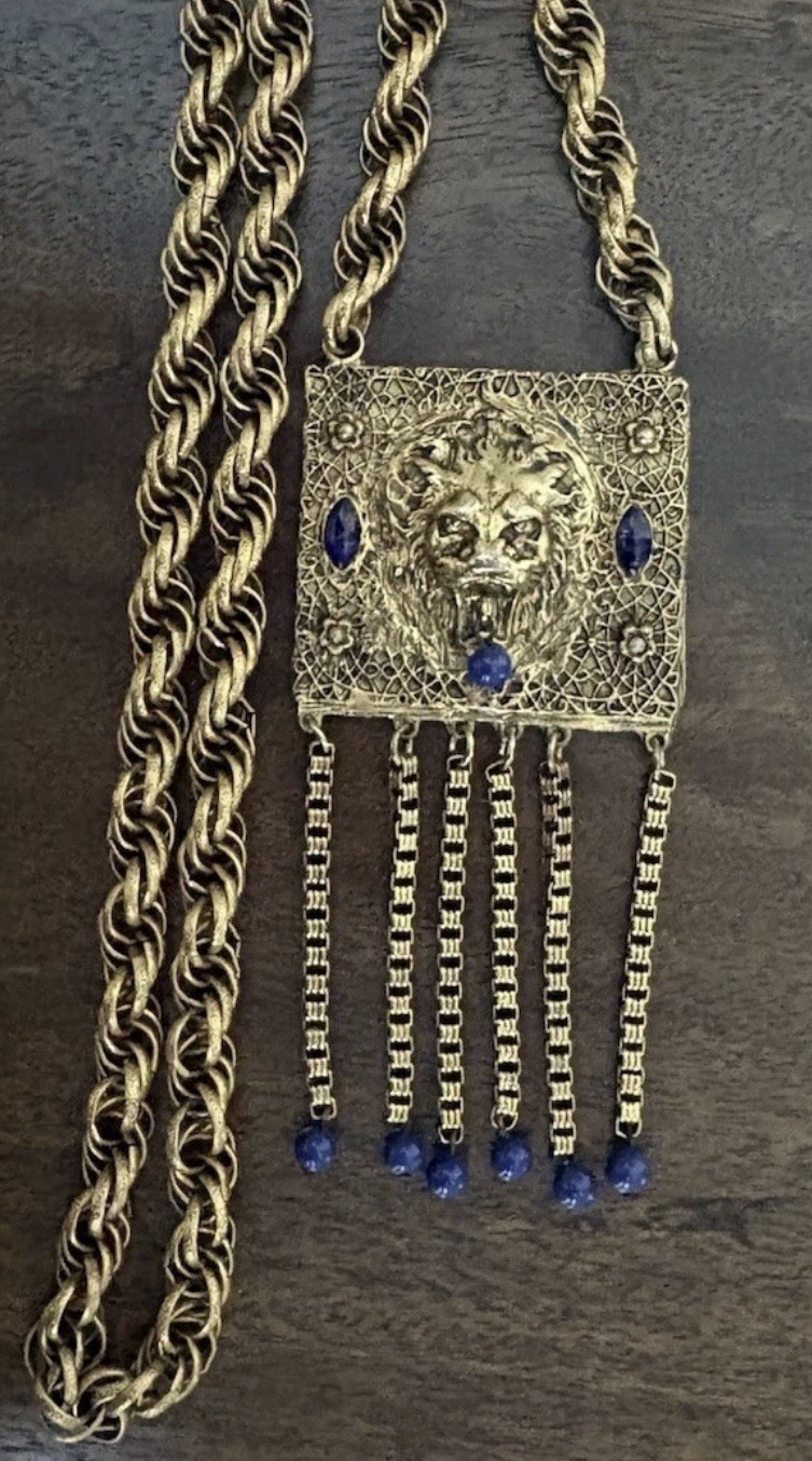 EDLEE Lion Necklace Vintage Gold Chain Blue Eyes Dangle Tassel Estate Jewelry