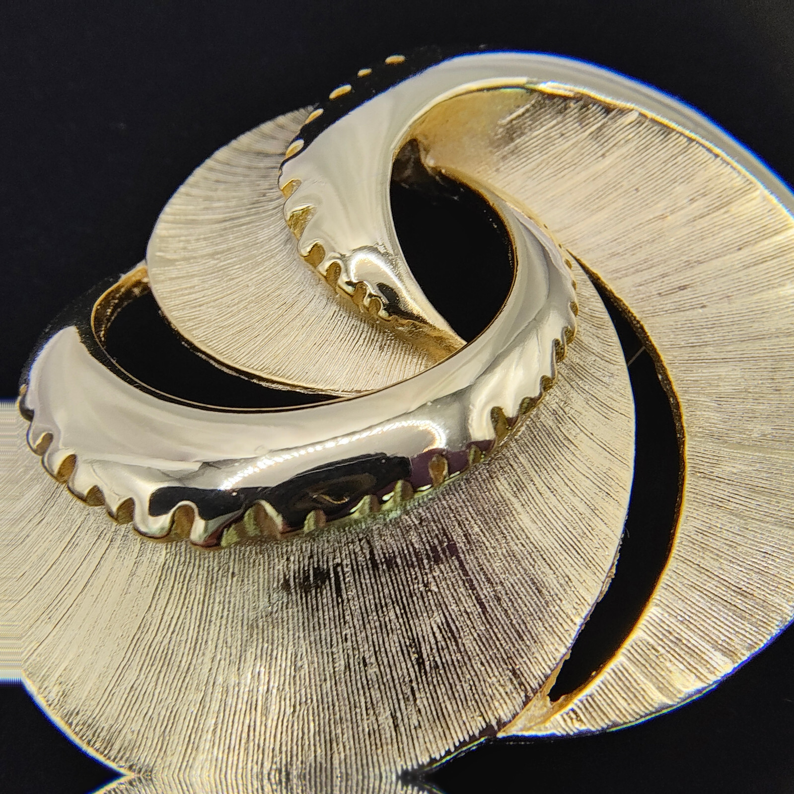 VTG Tona Gold Tone Brooch Pin Swirl Drip Multiple Textures Modernist Signed