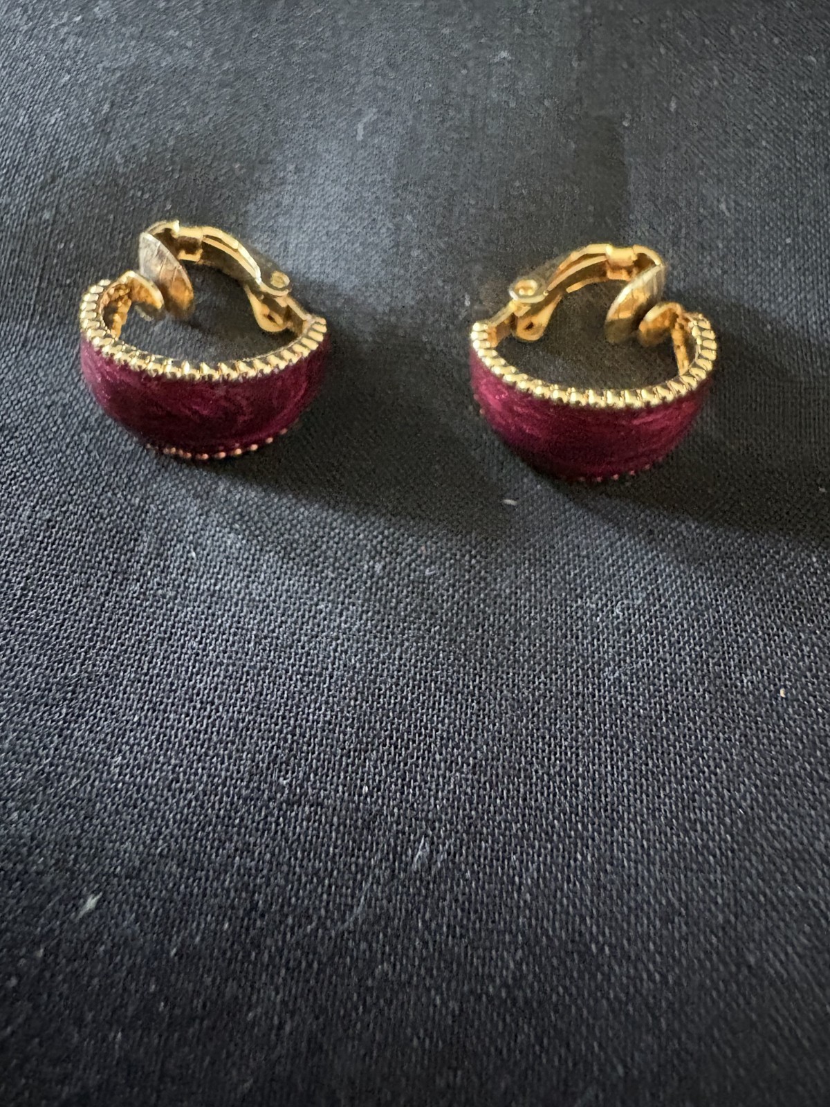 VINTAGE CLIP ON EARRINGS