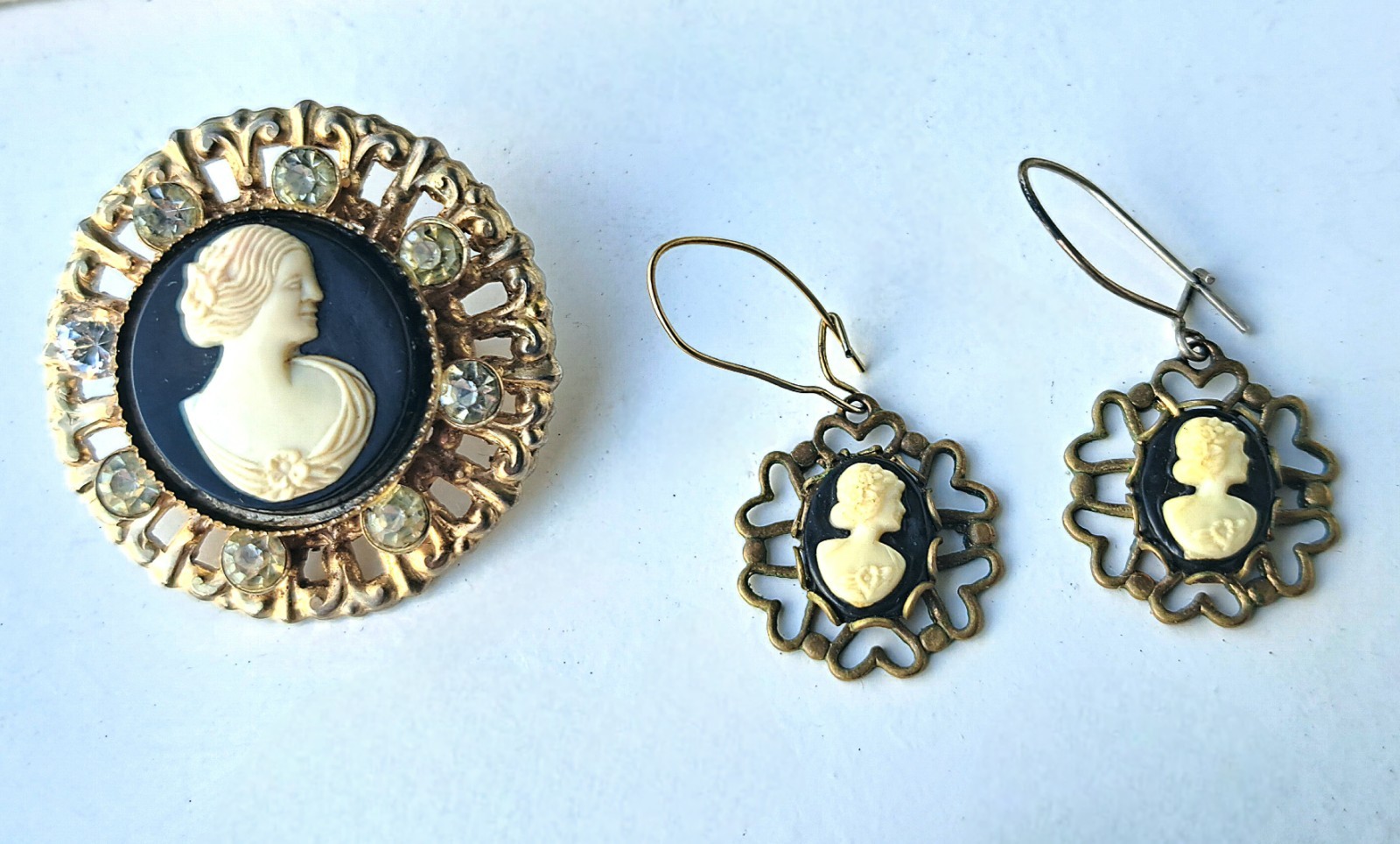 Vintage Antique Victorian Estate Jewelry CAMEO Brooches Dark Witchy Lot—0.8Lbs
