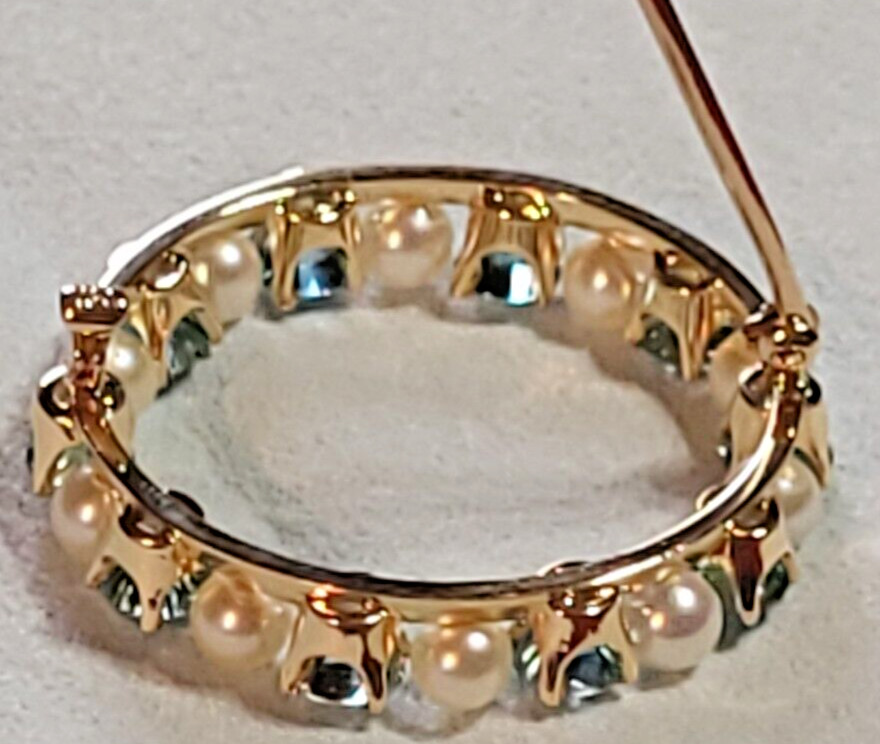 ZIRCON AND PEARL BROOCH 10 ROUND BLUE ZIRCON 10 AKOYA CULTURED PEARLS 14K GOLD
