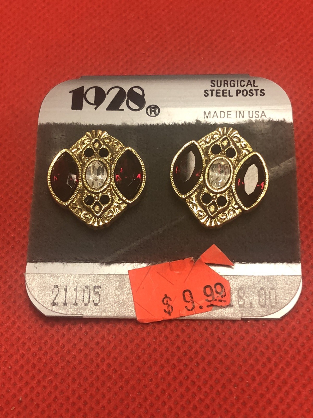 VTG NOS NWT 1928 BRAND GOLD TONE CLEAR& GARNET COLORED STUD EARRINGS