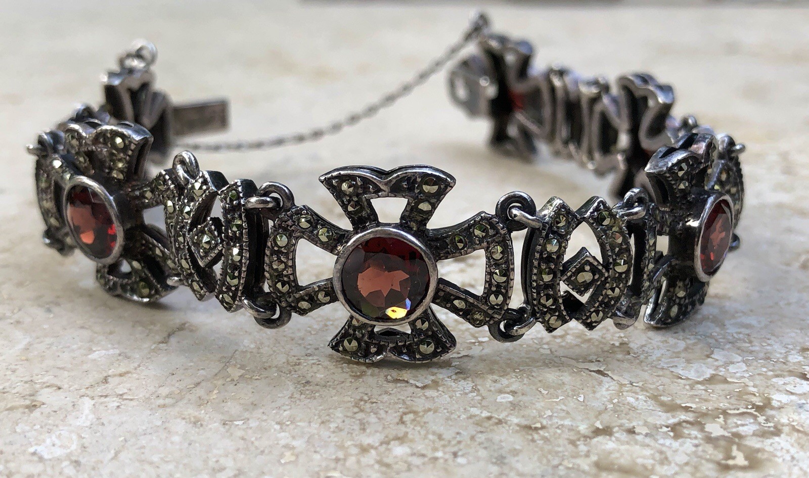 💥❤️✨VINTAGE 925 STERLING SILVER GARNET & MARCASITE MALTESE CROSS BRACELET ✨❤️💥