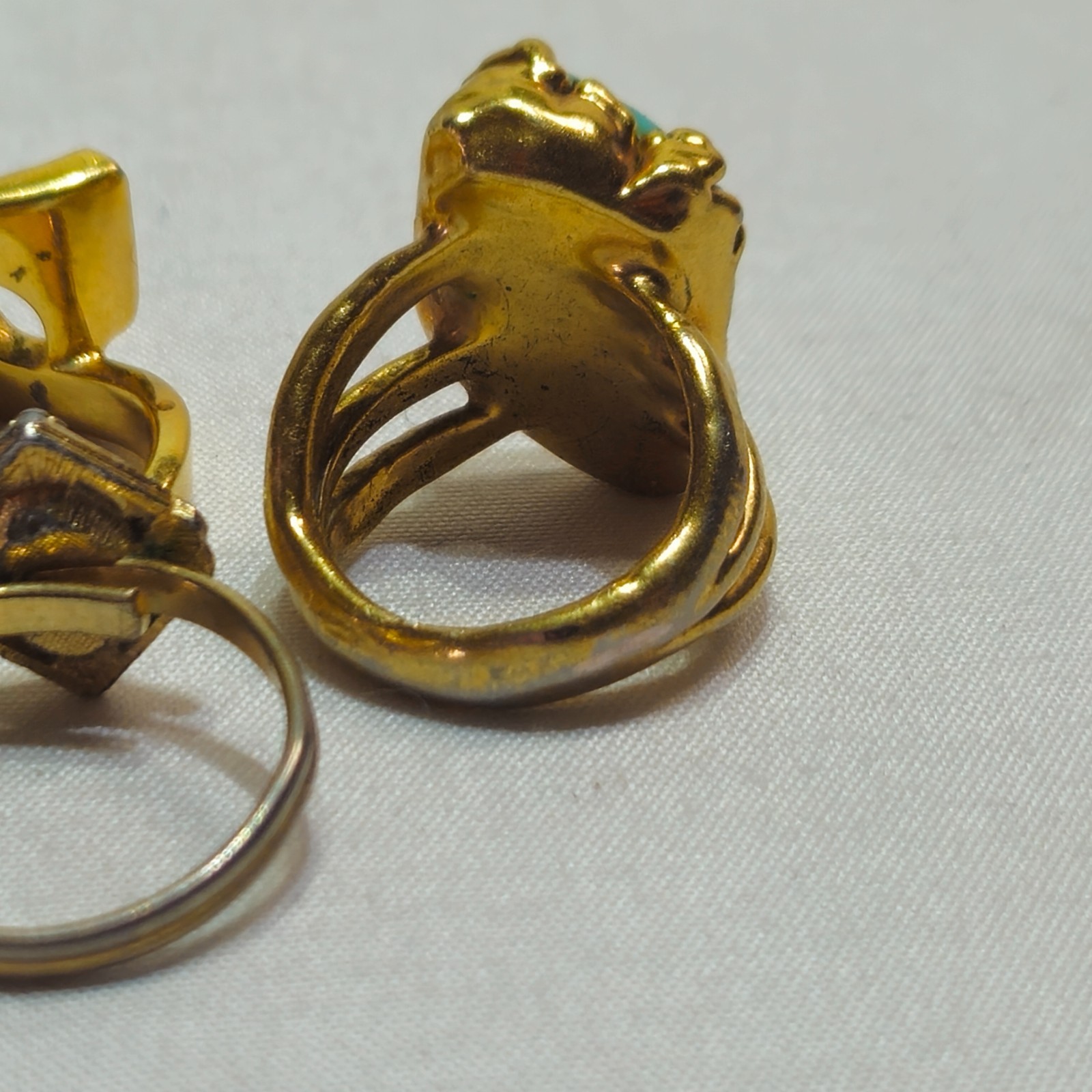Vintage 6 Pc Assorted Avon & Unsigned Ring Lot Jewelry Mixed Styles and Sizes