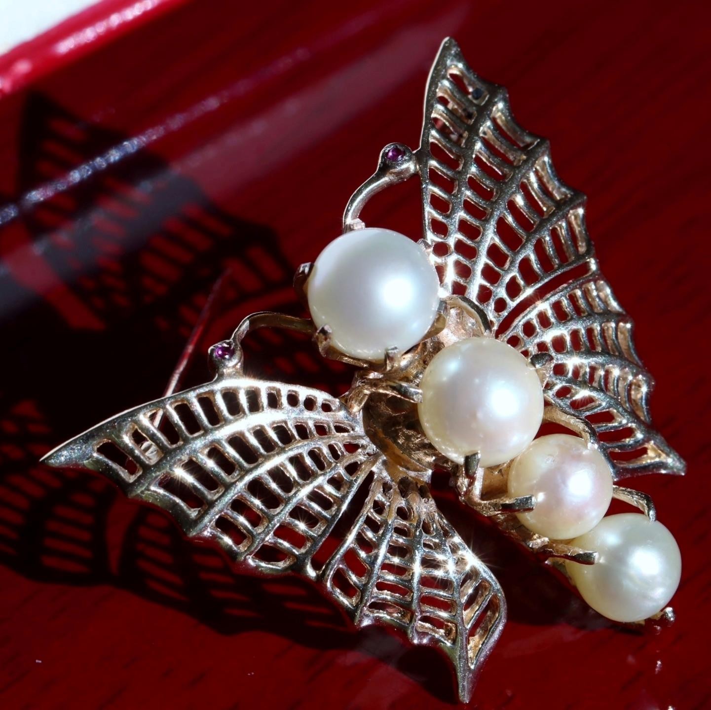 14k y/gold brooch 6.4-7.6mm cultured pearl heated ruby butterfly antique 9.10gr