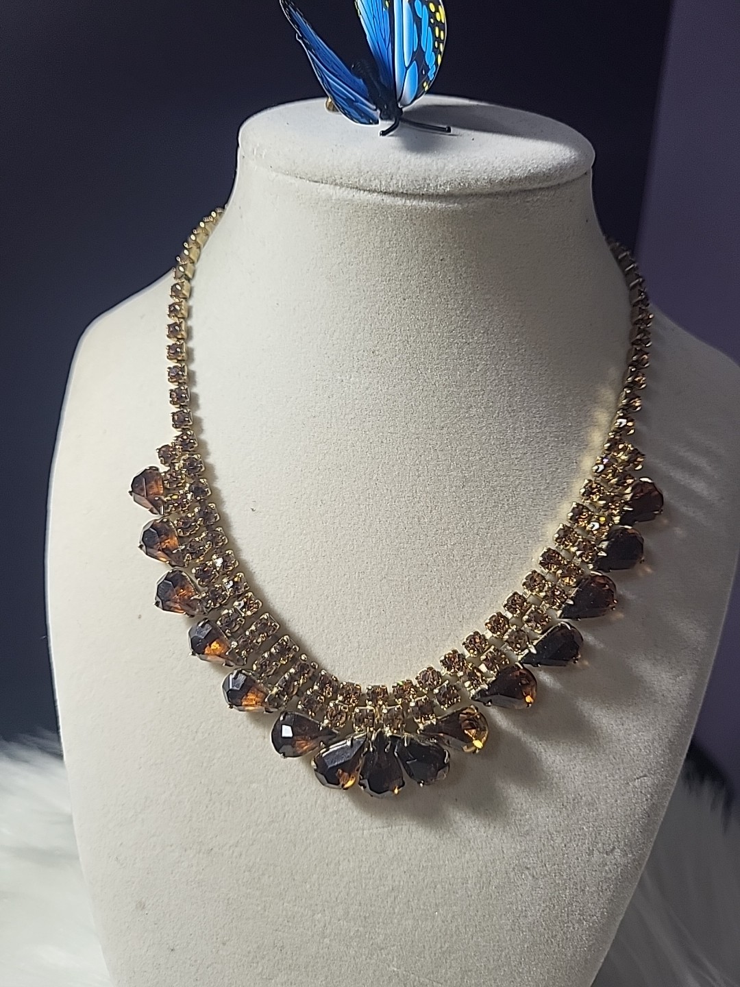 Vintage Unsigned Rhinestone Necklace