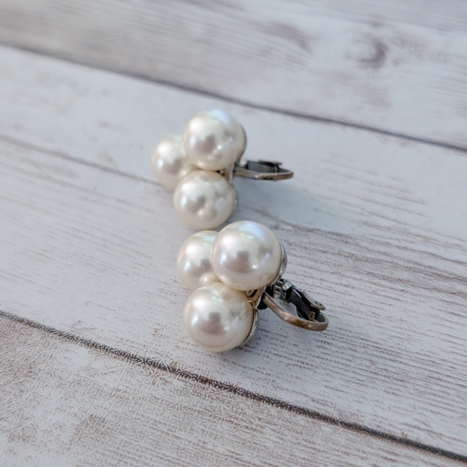 Vintage Clip On Earrings Faux Pearl Trio Statement – Rear Tarnish
