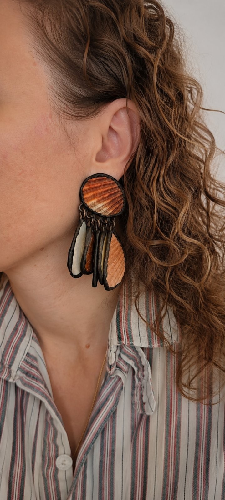 vintage earrings monies Artistic Shell Design