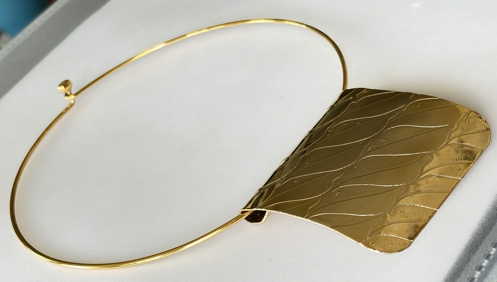 D’Anna Brutalist Statement Pendant Joan Rivers Torque Choker Necklace Gold Tone