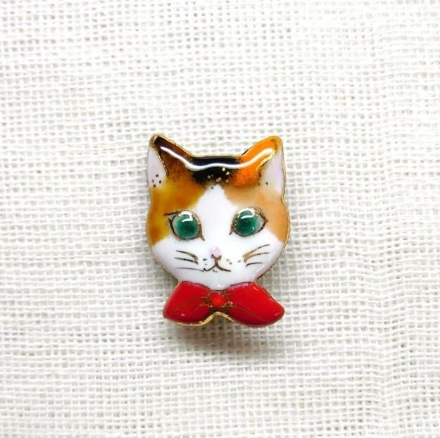Calico Cat – Japanese cloisonné enamel Mini Brooch Made-to-order NEW