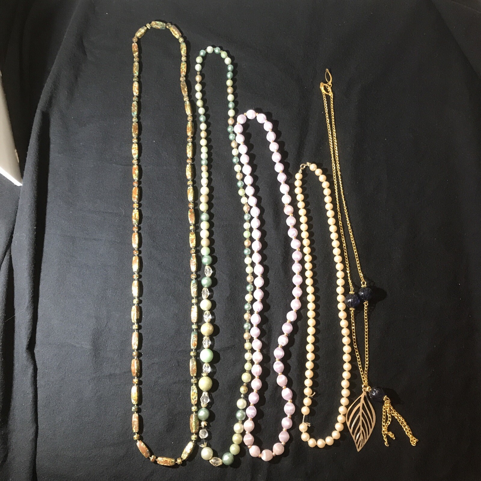 Vintage Ladies Jewelry Lot of 5 Miscellaneous See Pictures￼