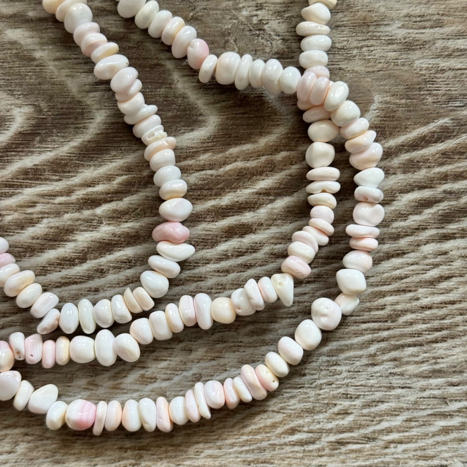 Pink & White Polished Shell Beaded Wire Over The Head Necklace