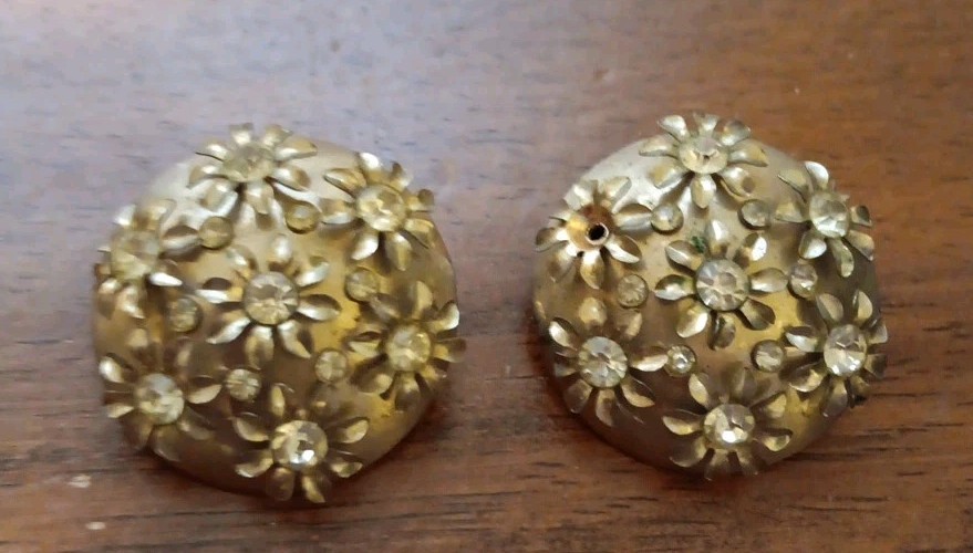 Vintage Barclay Daisy Cluster Rhinestone Clip On Gold Tone Earrings MCM Jewelry