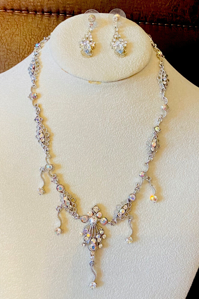 Beautiful Any Occasion Necklace With Earrings