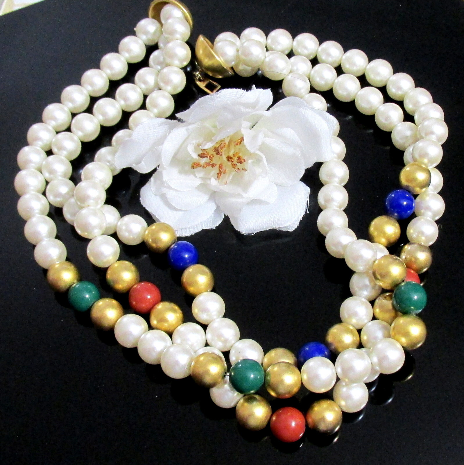 VTG RUNWAY BOOK PIECE NAPIER 3 STRAND FAUX PEARL/BEAD NECKLACE GP “Scarborough”
