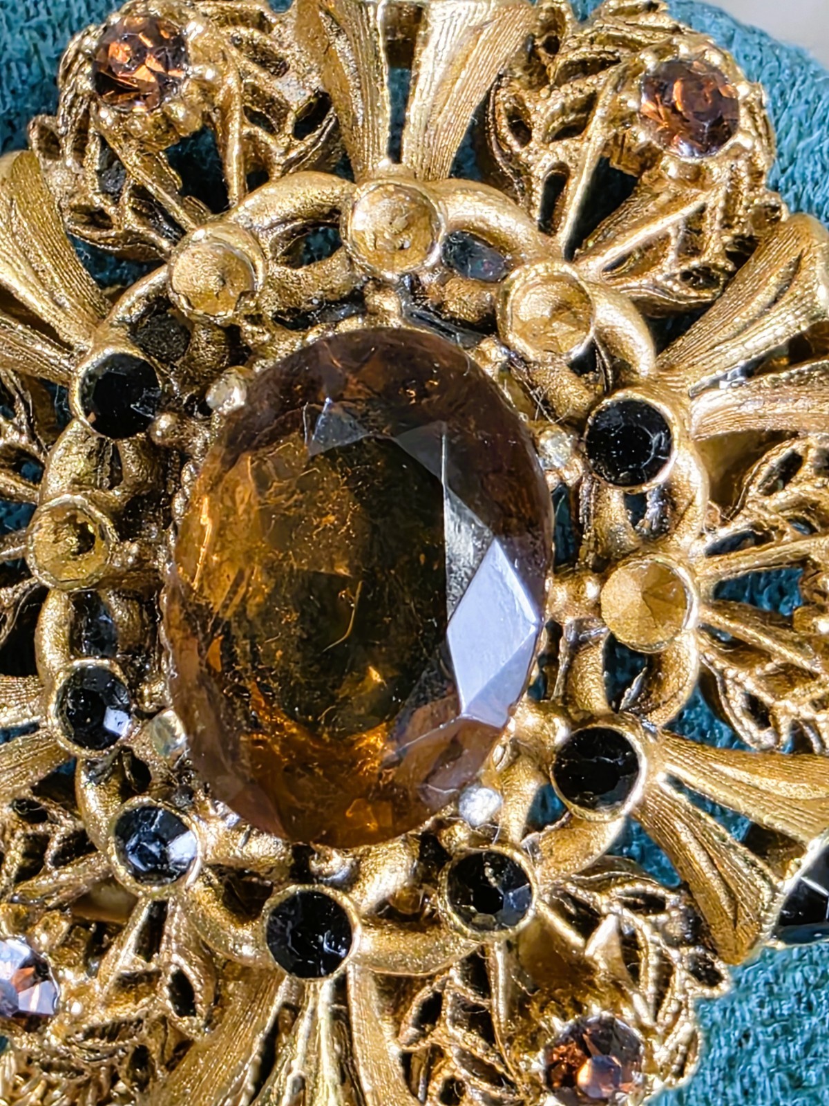 Vintage FLORENZA Rhinestone Heraldic Brooch Chain Fringe Pin