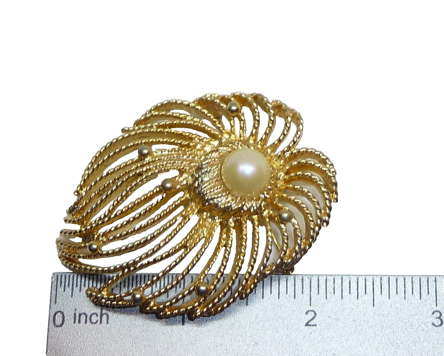 CAROLINE Emmons Waterfall Floral Brooch Pin Gold Tone Faux Pearl USA Seller
