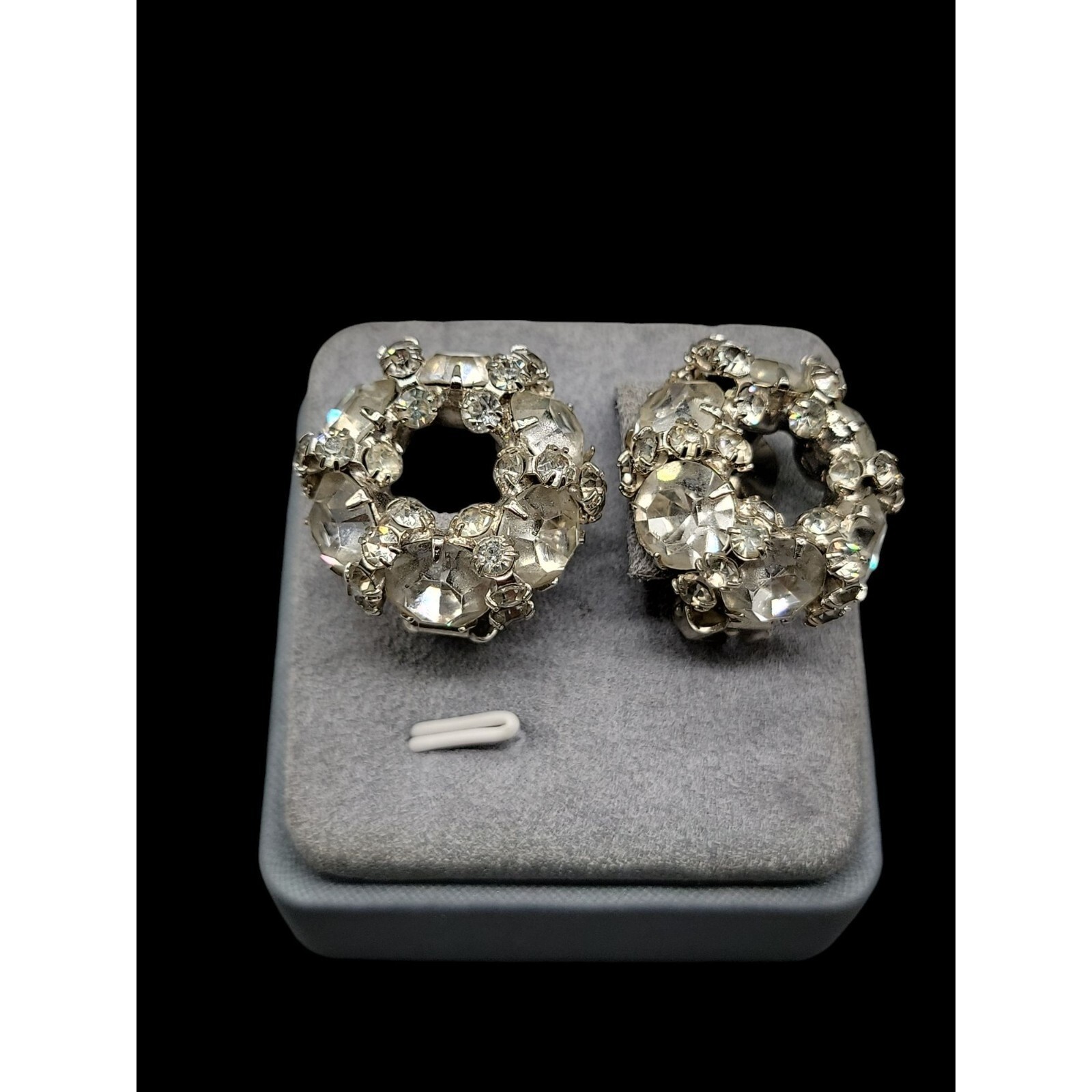 Signed Vintage Warner Clear Rhinestone Wreath Clip On Earrings 1950 Original Box