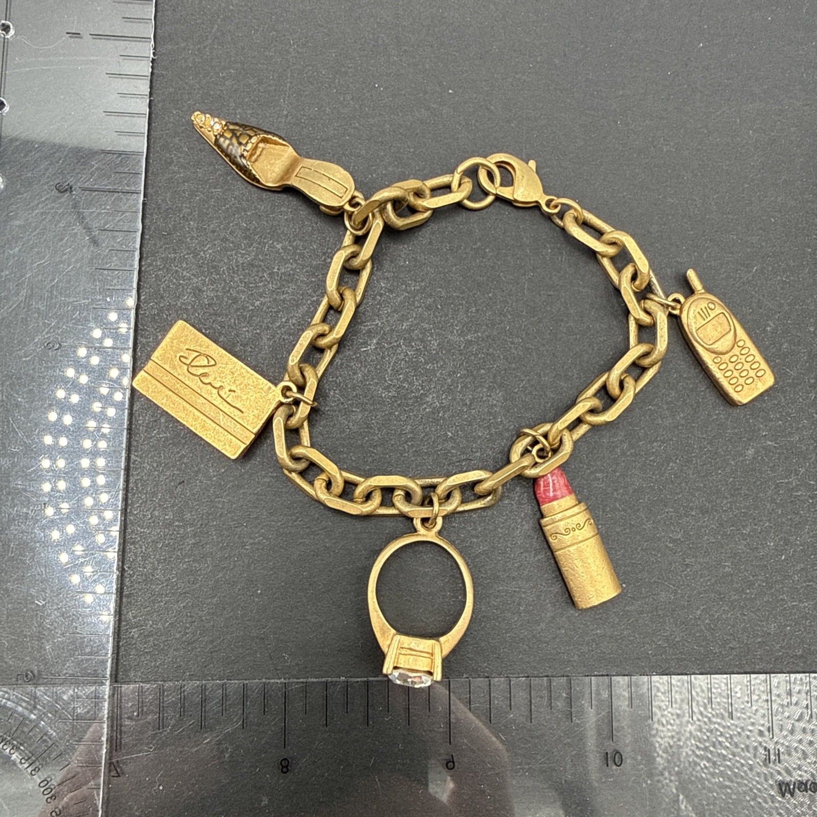 Avon Signed Vintage Charm Bracelet Gold Tone 6.5” C31