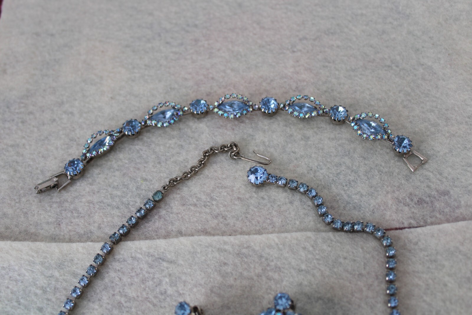Weiss Vintage Icy Blue Carnival Glass Design Necklace, Earrings & Bracelet Set