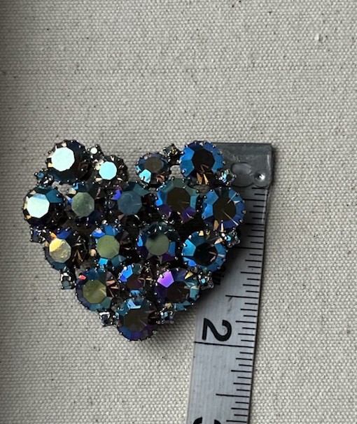 vintage blue aurora borealis Peacock AB Iridescent Crystal Cluster Heart Brooch